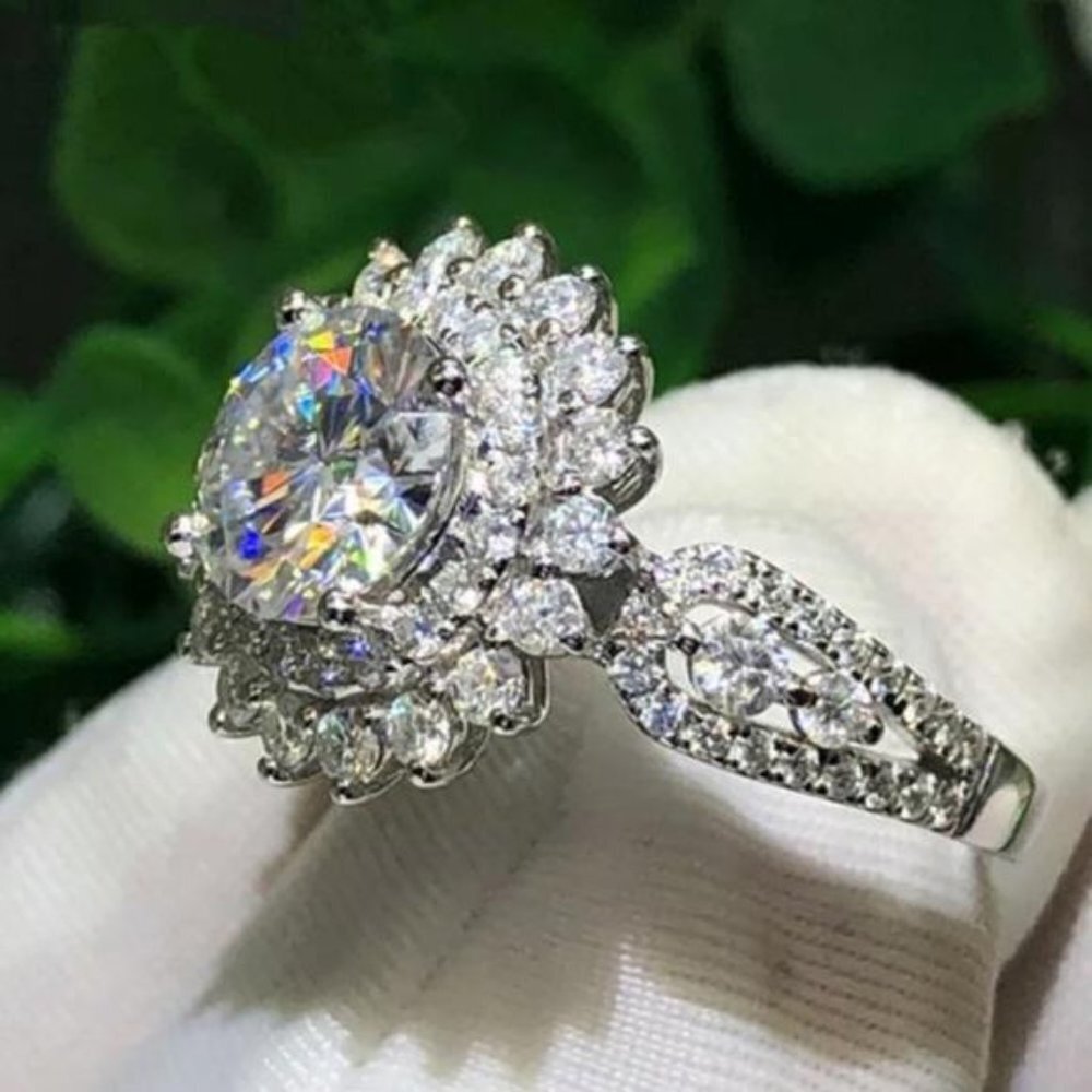 NEW 925 STERLING SILVER ROUND DIAMOND RING, CUTE RING, SHINY RING. - Picture 2 of 5